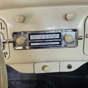 Frente falsa de Rádio cromado - Botão Bege